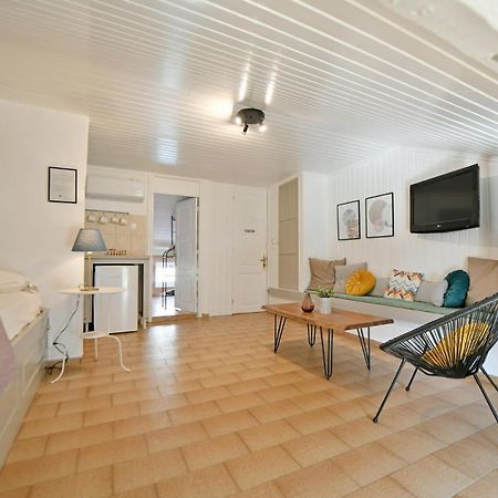 Athina Guesthouse Hydra  Extérieur photo