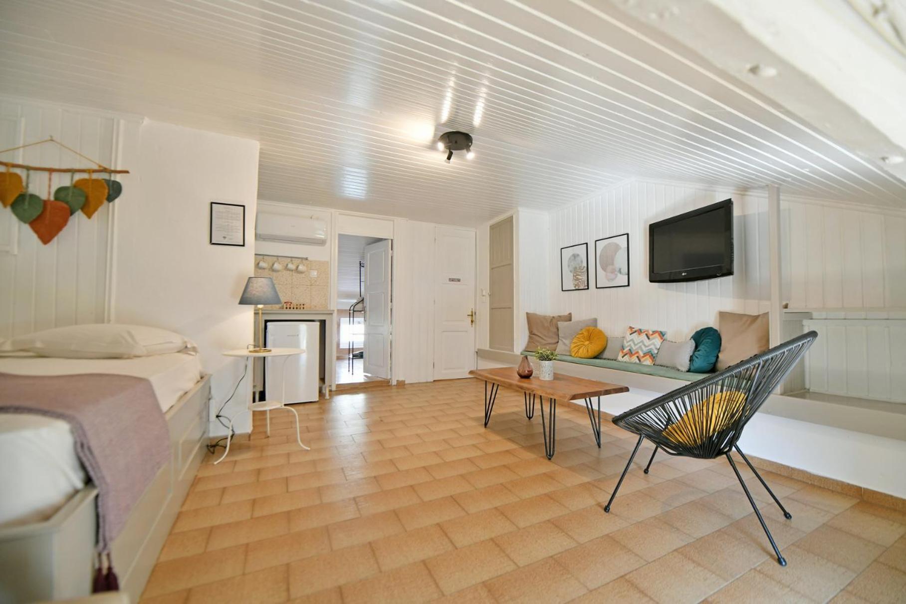 Athina Guesthouse Hydra  Extérieur photo