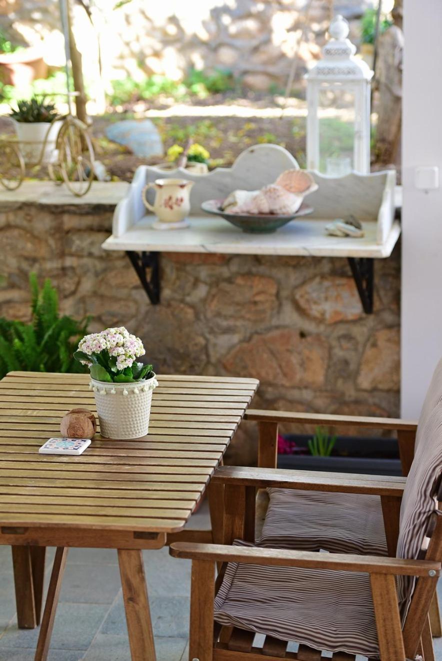 Athina Guesthouse Hydra  Extérieur photo