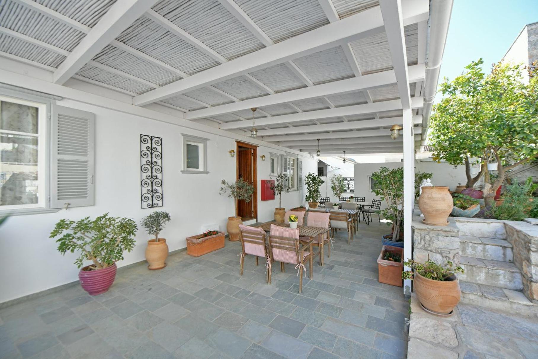Athina Guesthouse Hydra  Extérieur photo