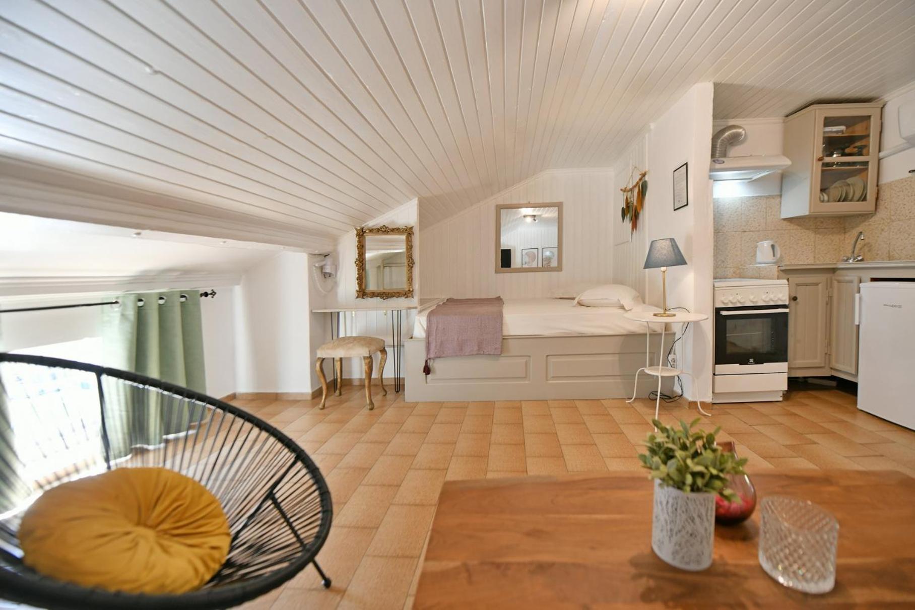 Athina Guesthouse Hydra  Extérieur photo