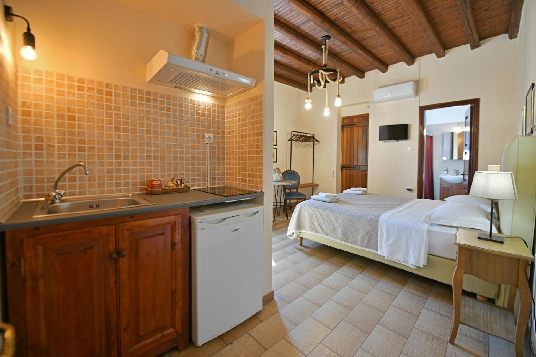 Athina Guesthouse Hydra  Extérieur photo