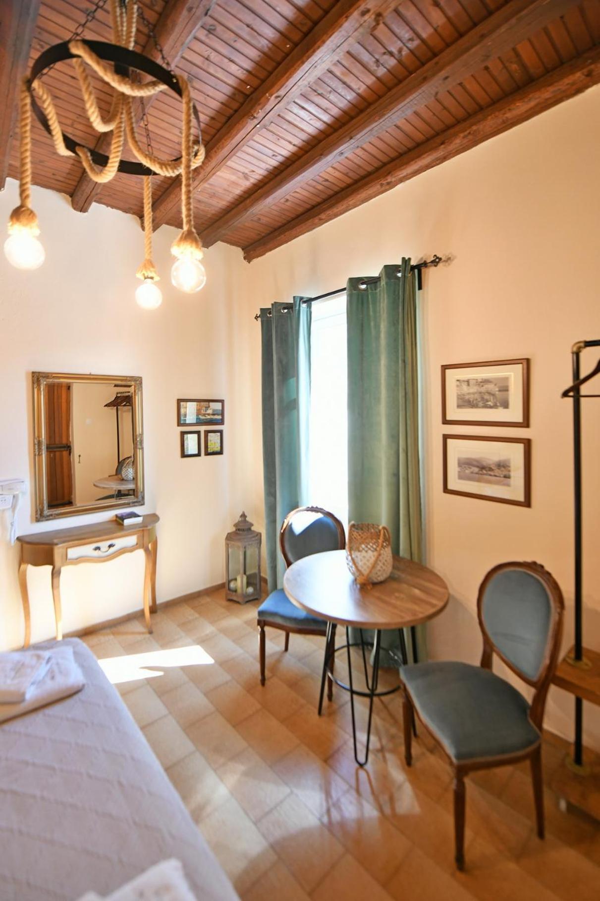 Athina Guesthouse Hydra  Extérieur photo