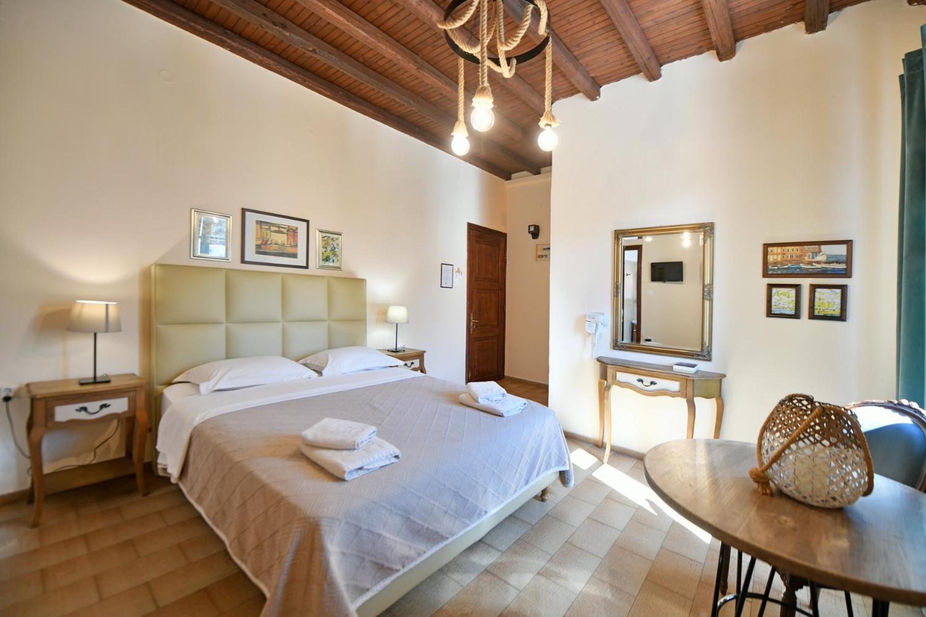 Athina Guesthouse Hydra  Extérieur photo