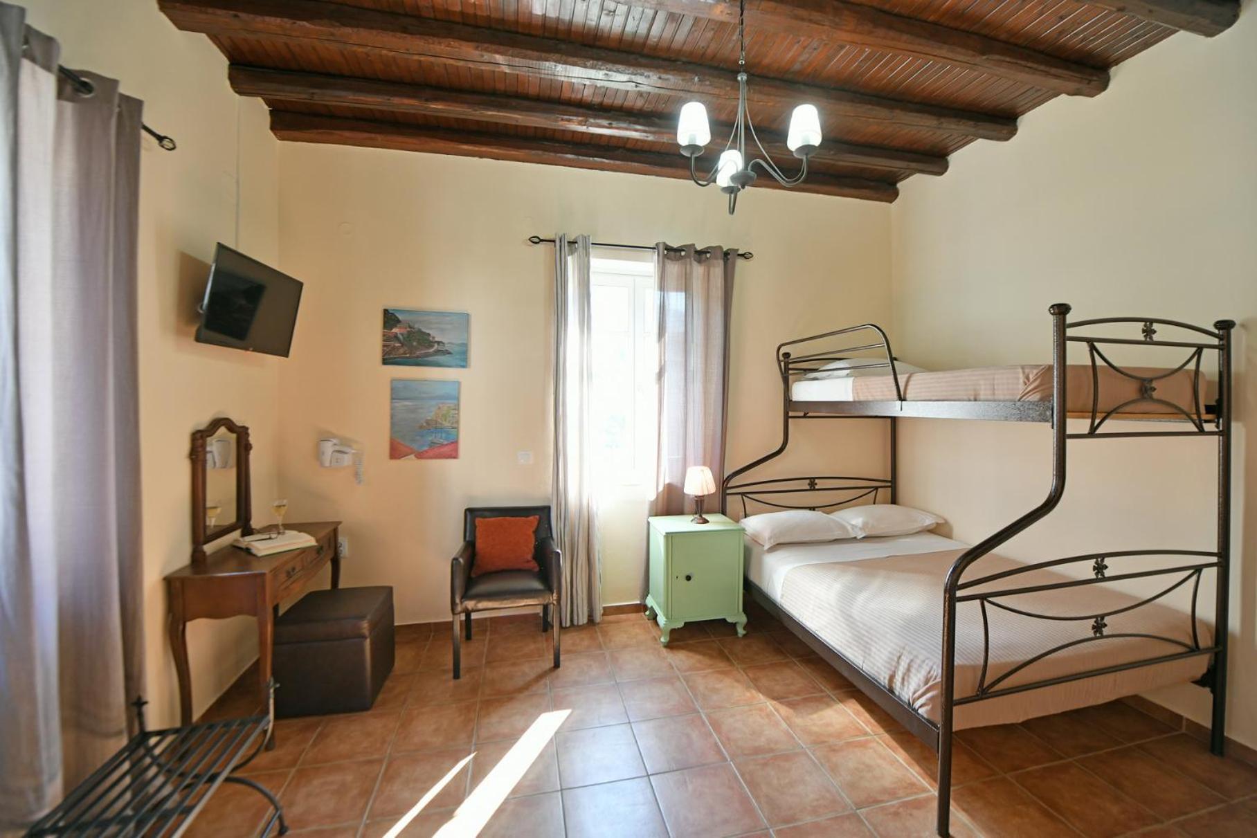 Athina Guesthouse Hydra  Extérieur photo