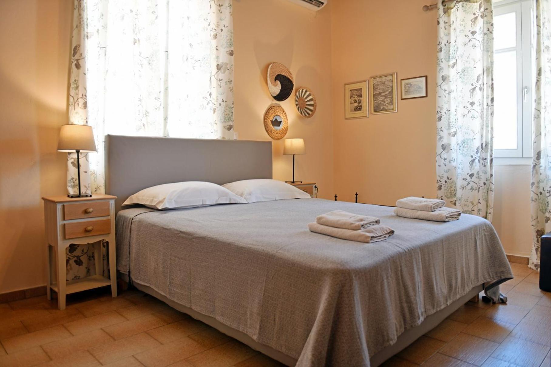 Athina Guesthouse Hydra  Extérieur photo